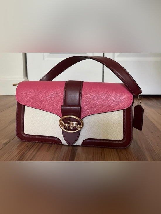 Coach Handbags - ✨ Beautiful Coach Pink & White Shoulder Bag ✨ 🩷🩷🩷🩷🩷